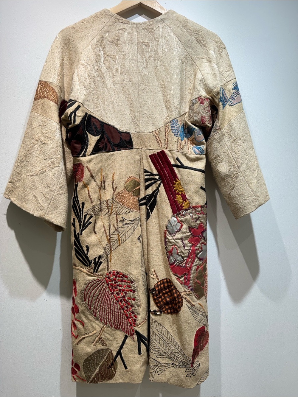 Unique Dries Van Noten Embroidered Beige Kimono Coat - Picture 2 of 15
